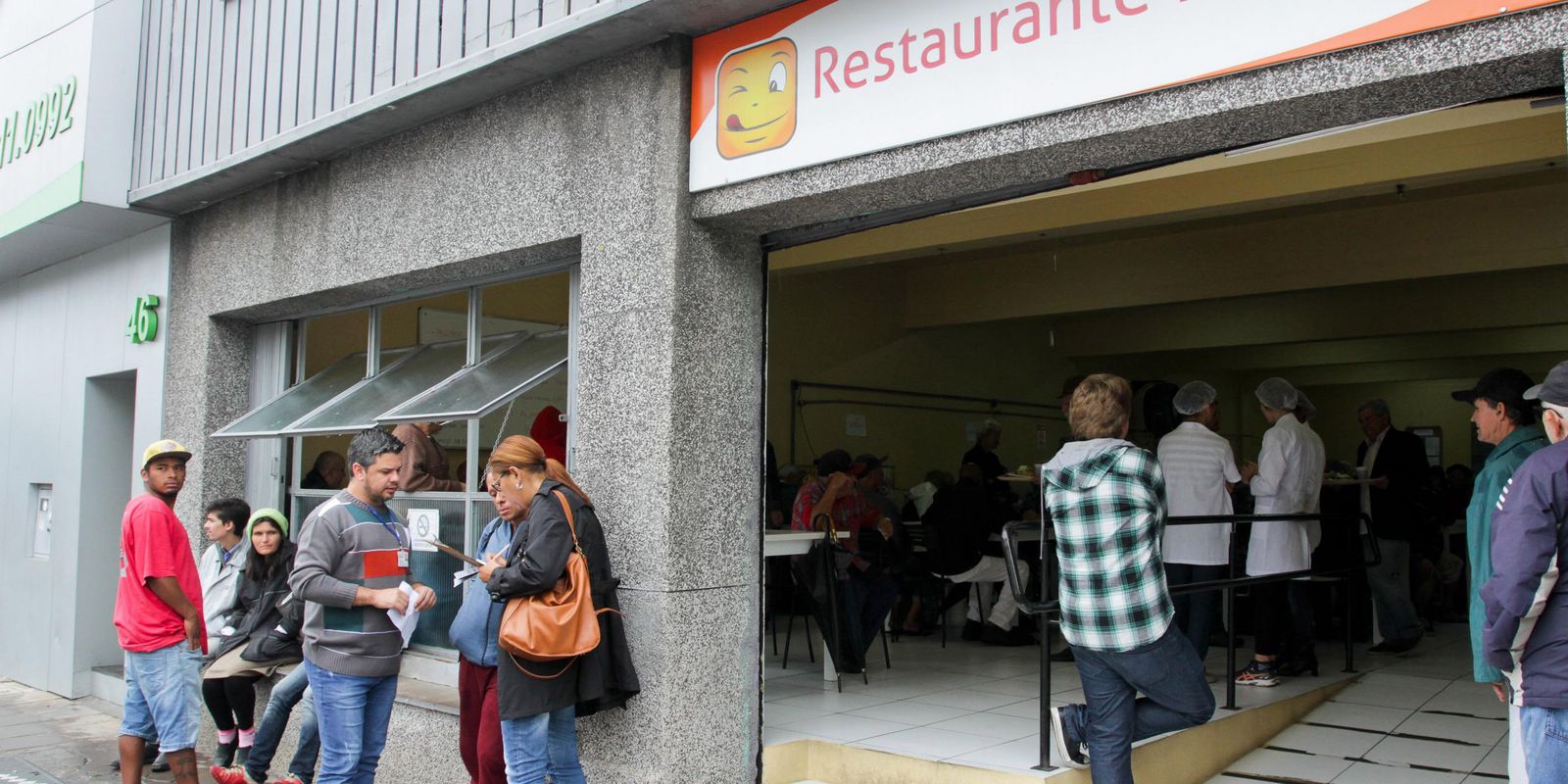 Restaurante Popular do Centro de Porto Alegre reabre amanhã