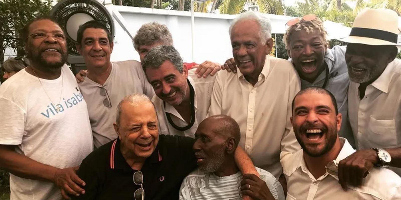 Amigos e admiradores se despedem do jornalista Sérgio Cabral