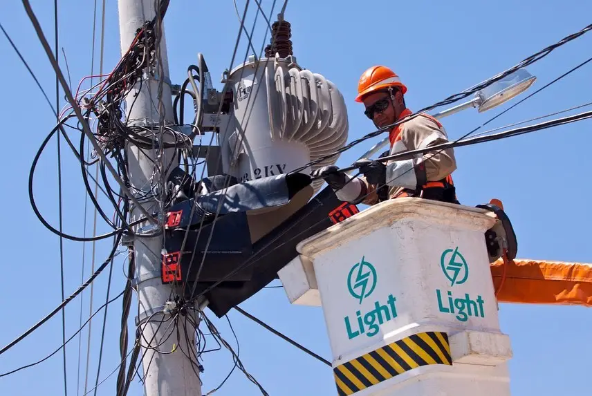 Concessão da Light pode não ser renovada após apagões, diz ministro