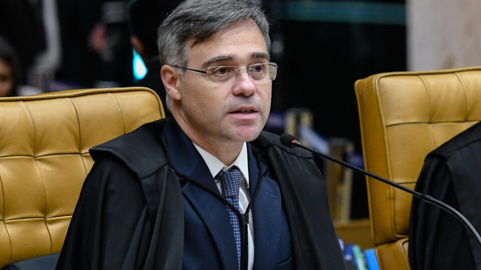 Mendonça suspende regra do TSE que punia federações partidárias