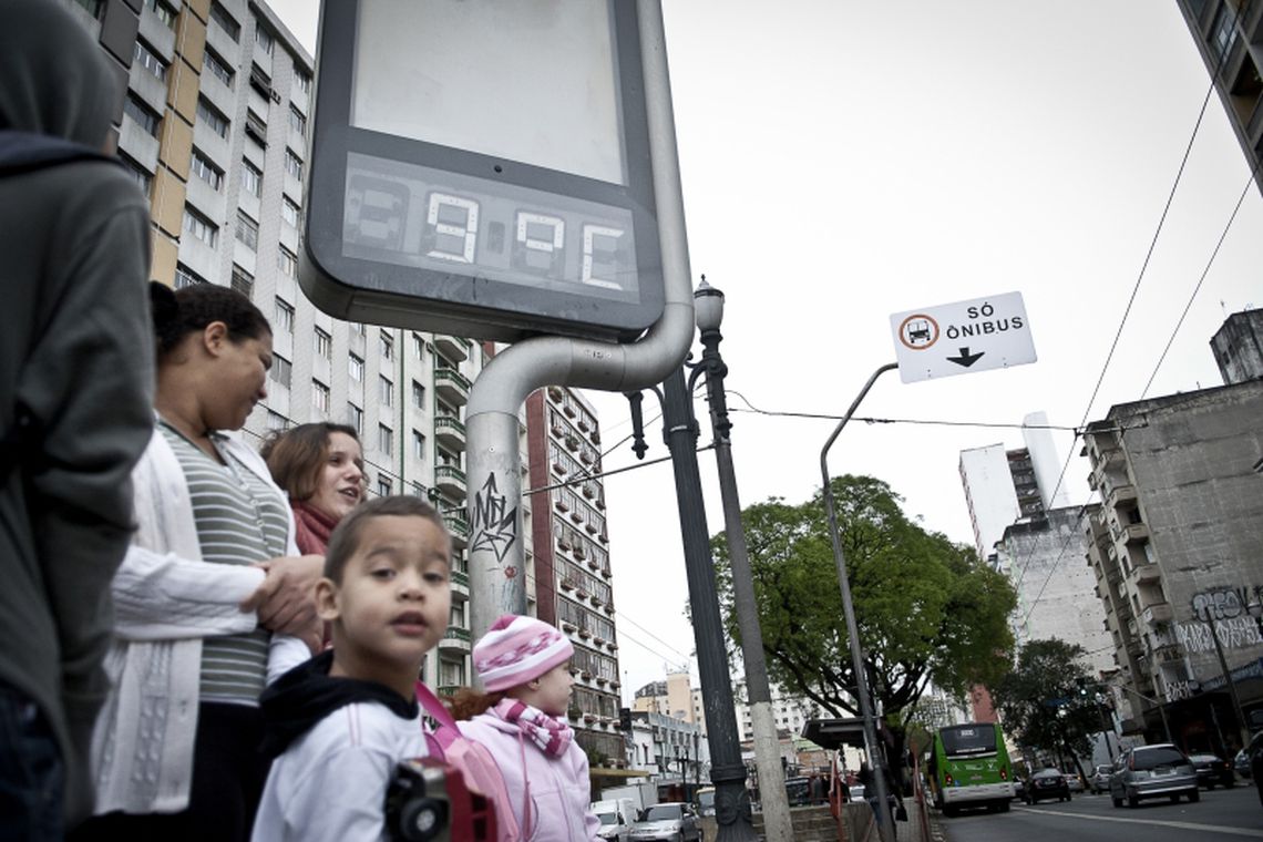 SP: sol aparece no decorrer do dia com temperatura em elevação