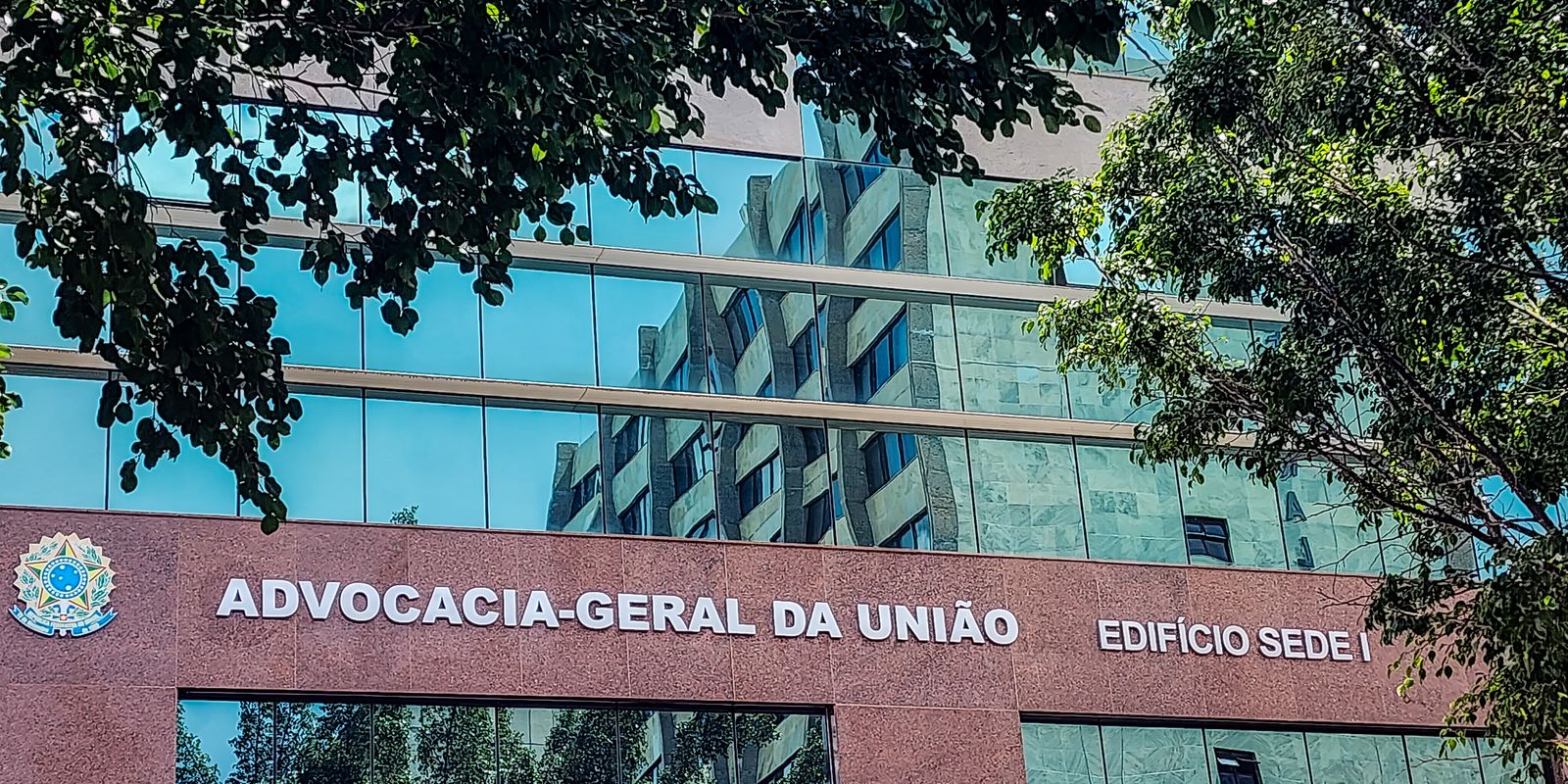 AGU dá parecer contra escolas cívico-militares do RS