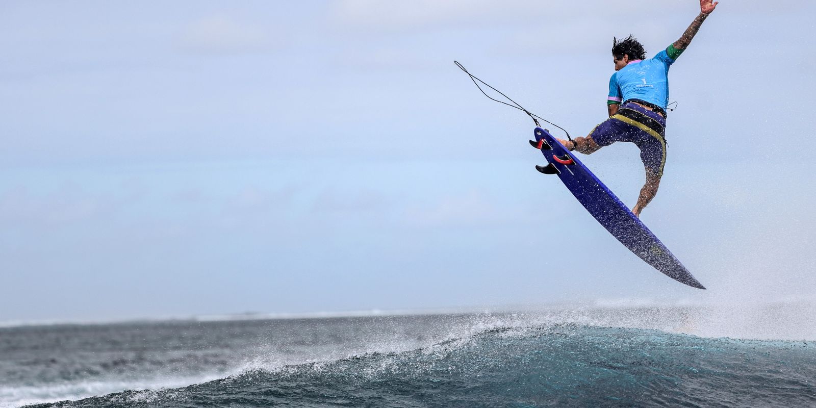 Gabriel Medina garante bronze para o Brasil no surfe masculino