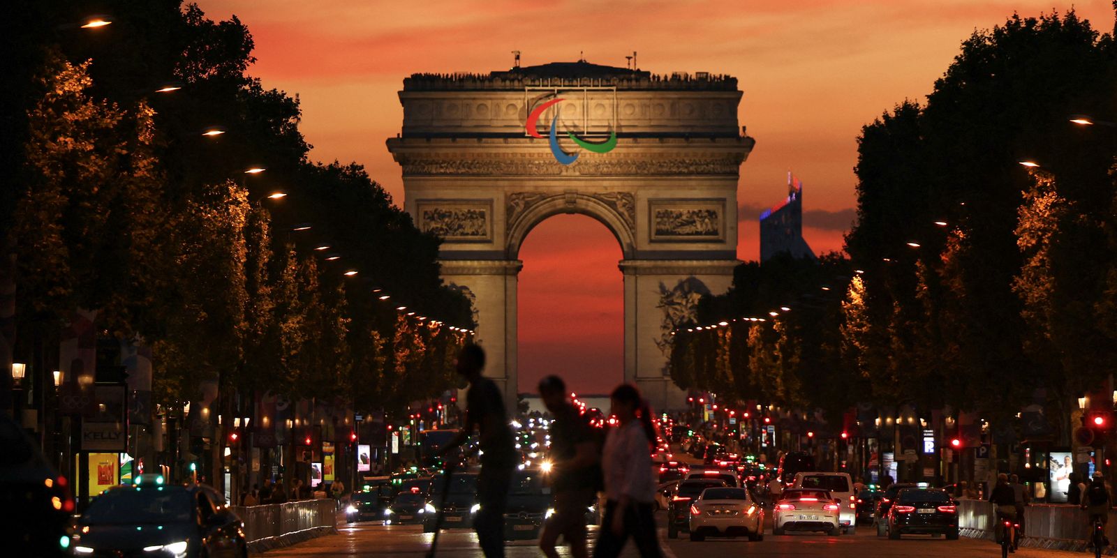 Paris 2024: Atletas brasileiros começam a chegar à Vila Paralímpica