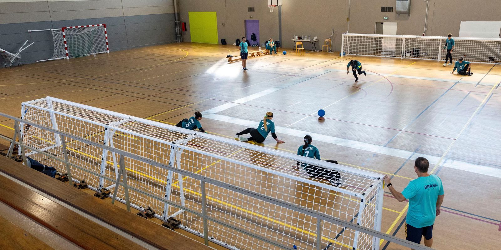 Seleções feminina e masculina de goalball fazem 1º treino em Paris