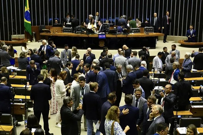 Senado aprova reoneração da folha de pagamento a partir de 2025