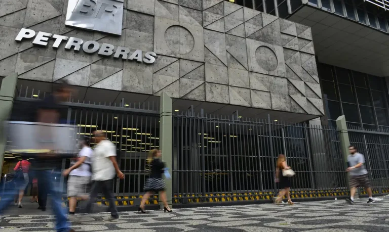 Petrobras confirma descoberta de gás em águas profundas na Colômbia