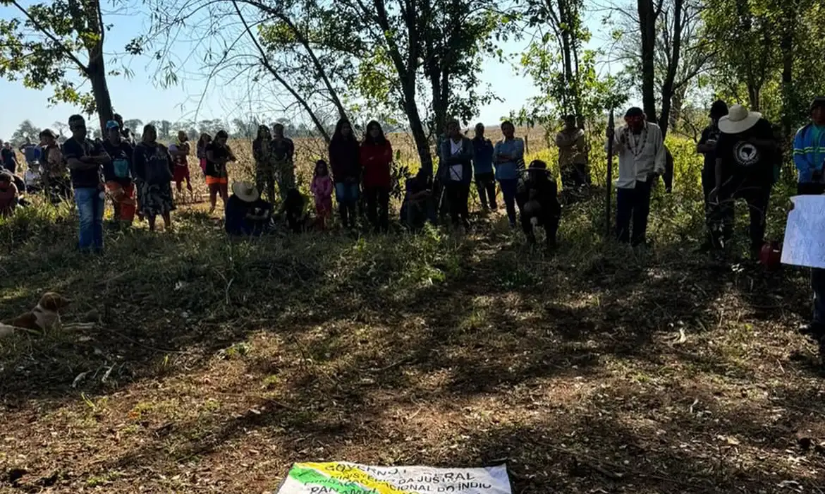 Fazendeiros armados perseguem e ferem indígenas avá-guarani