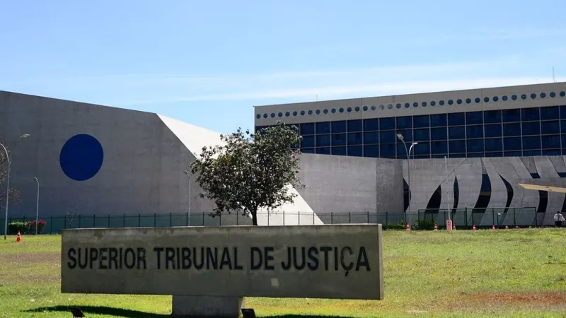 STJ julga recurso e aplica descriminalização do porte de maconha