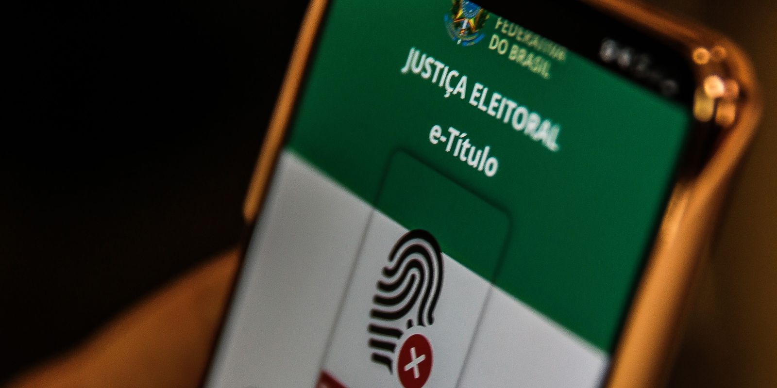 A menos de 30 dias do 1º turno, eleitores devem atualizar e-Título