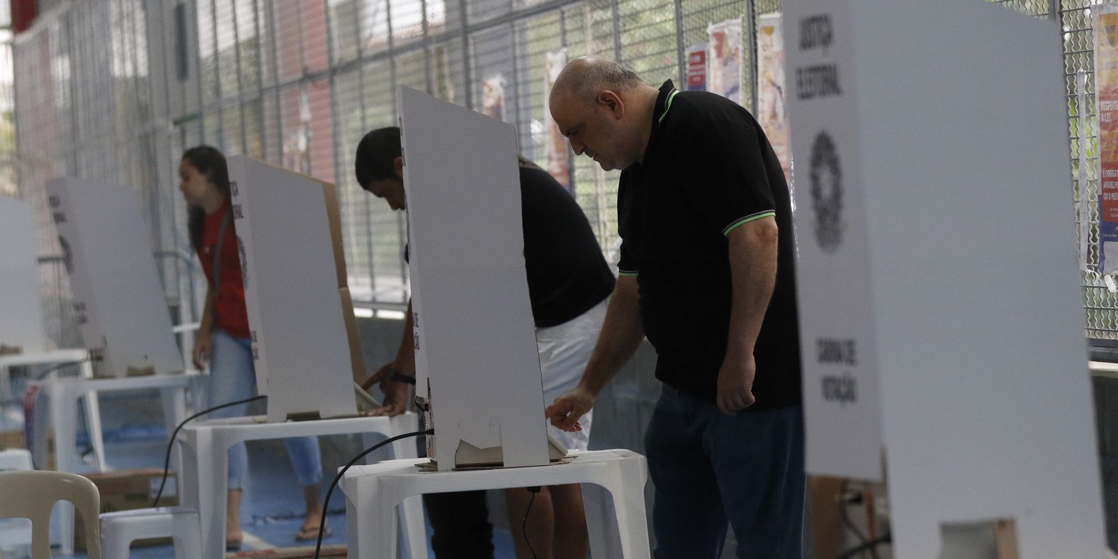 Segundo turno das eleições acontece neste domingo