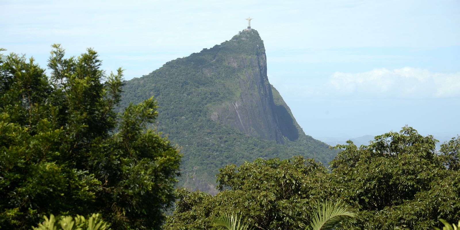 Parques do RJ são fechados à visitação por causa de incêndios