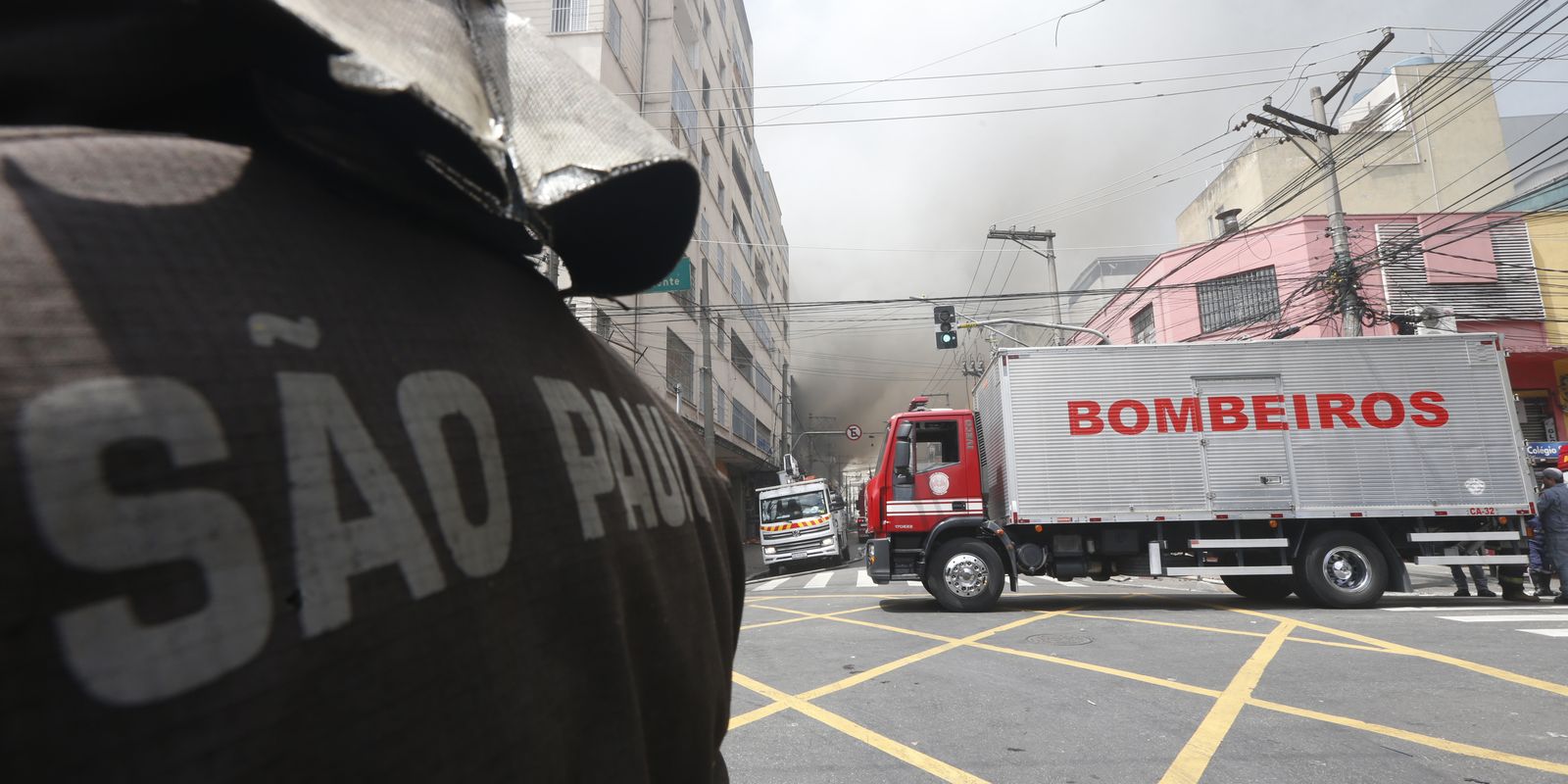 Incêndio atinge Shopping 25 Brás, em São Paulo