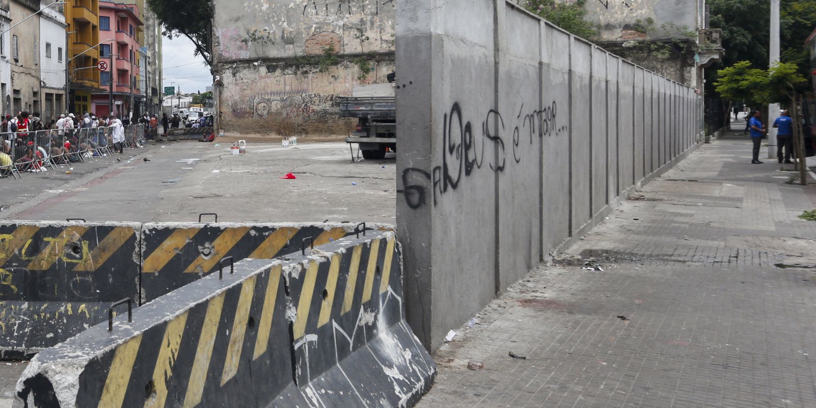 Supremo questiona construção de muro na Cracolândia, em São Paulo